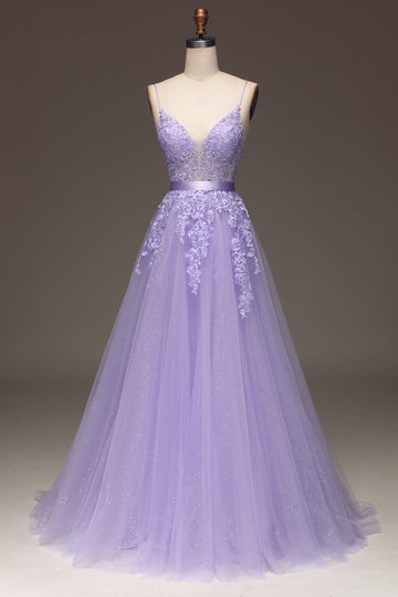 Vestido de fiesta de tul y cuentas de tirantes finos de línea A púrpura con cuentas y apliques